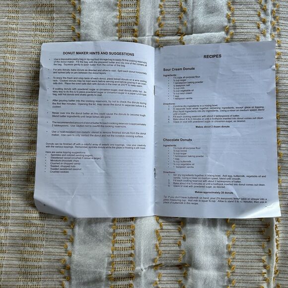 Yellow Baby Cakes Mini Nonstick Donut Maker DNM-30 Cakes Desserts Babycakes - Picture 7 of 7